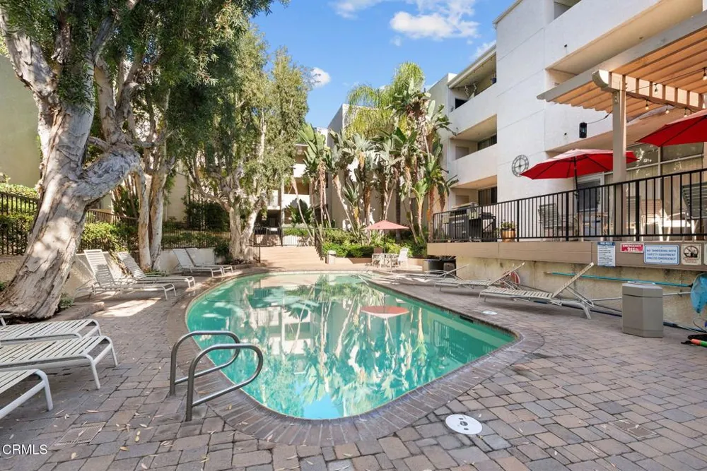 5325 Newcastle Avenue #126 Encino, CA 91316