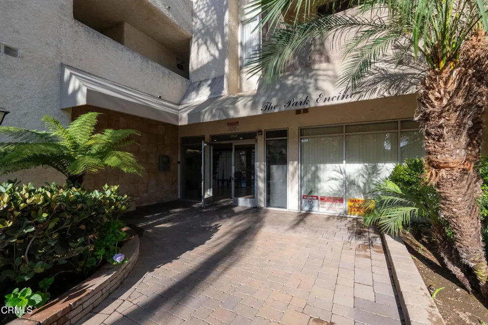 5325 Newcastle Avenue #126 Encino, CA 91316