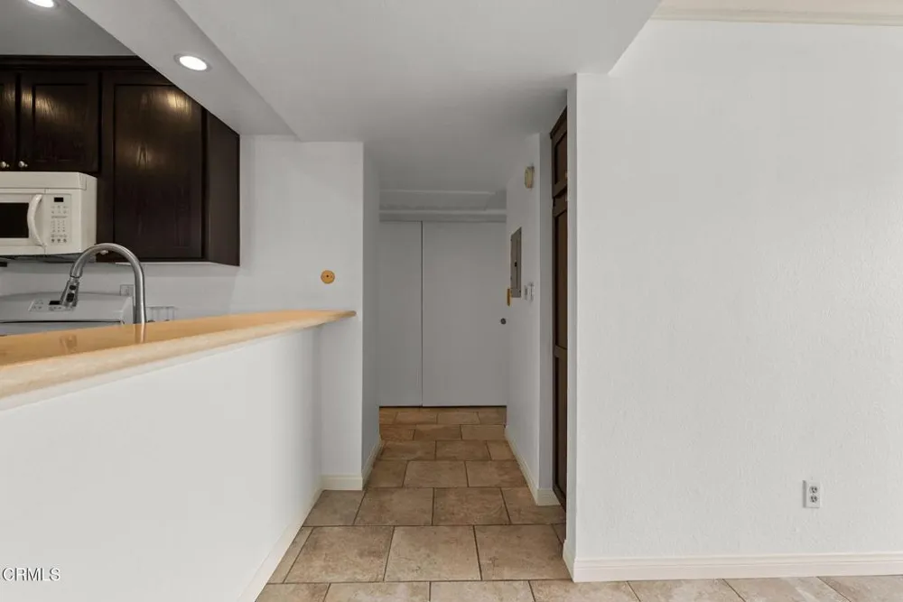 5325 Newcastle Avenue #126 Encino, CA 91316