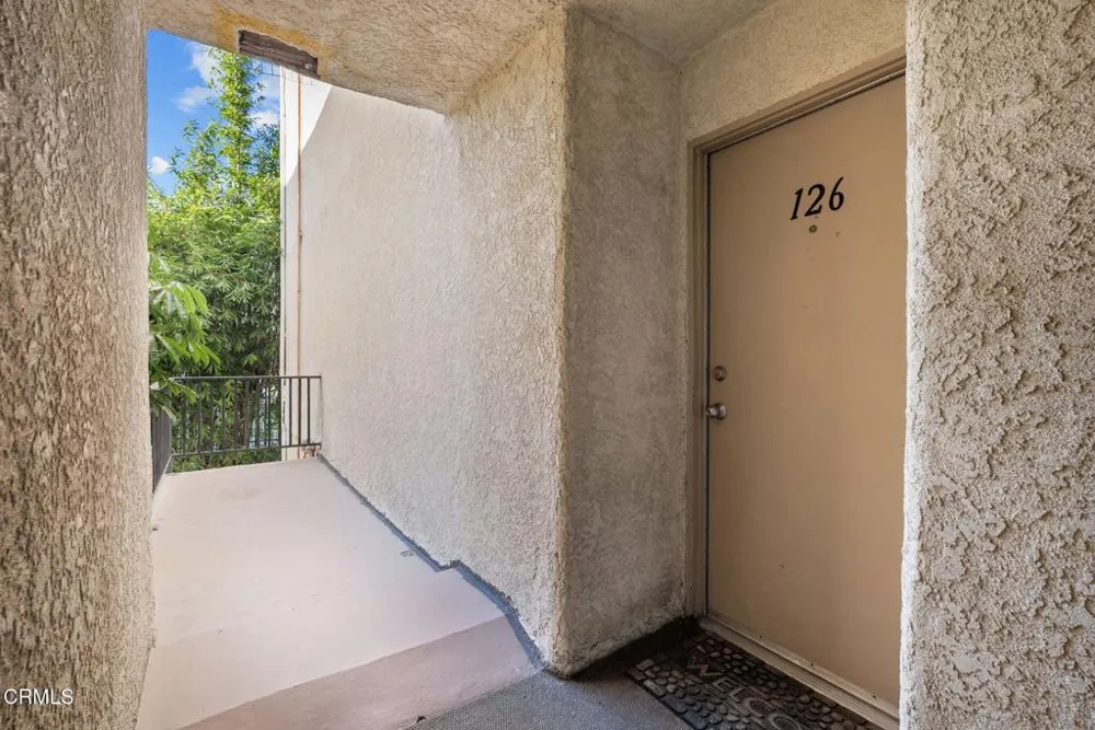5325 Newcastle Avenue #126 Encino, CA 91316