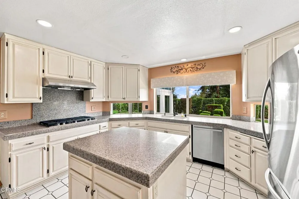 12675 Misty Grove Street Moorpark, CA 93021