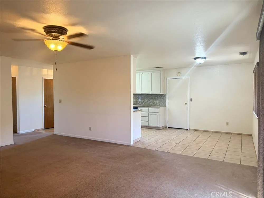 33 E Wallis Gustine, CA 95322