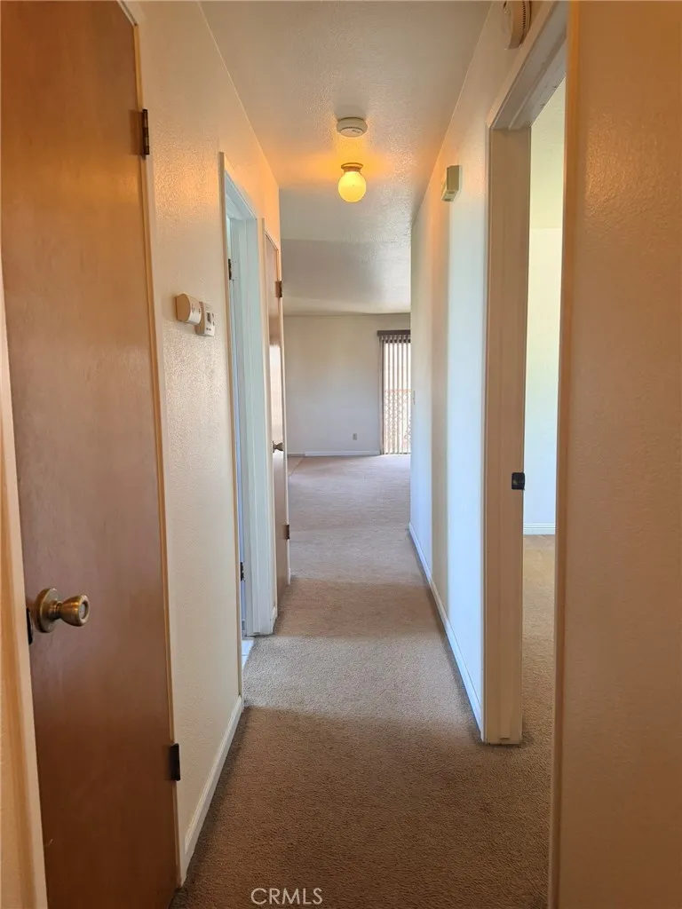 33 E Wallis Gustine, CA 95322