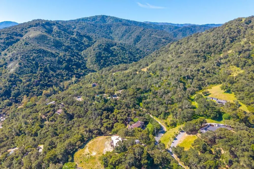 245 Calle De Los Agrinemsors Carmel Valley, CA 93924