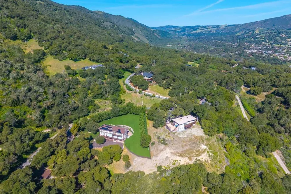 245 Calle De Los Agrinemsors Carmel Valley, CA 93924