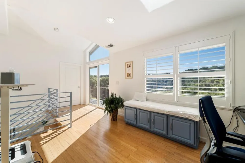 245 Calle De Los Agrinemsors Carmel Valley, CA 93924