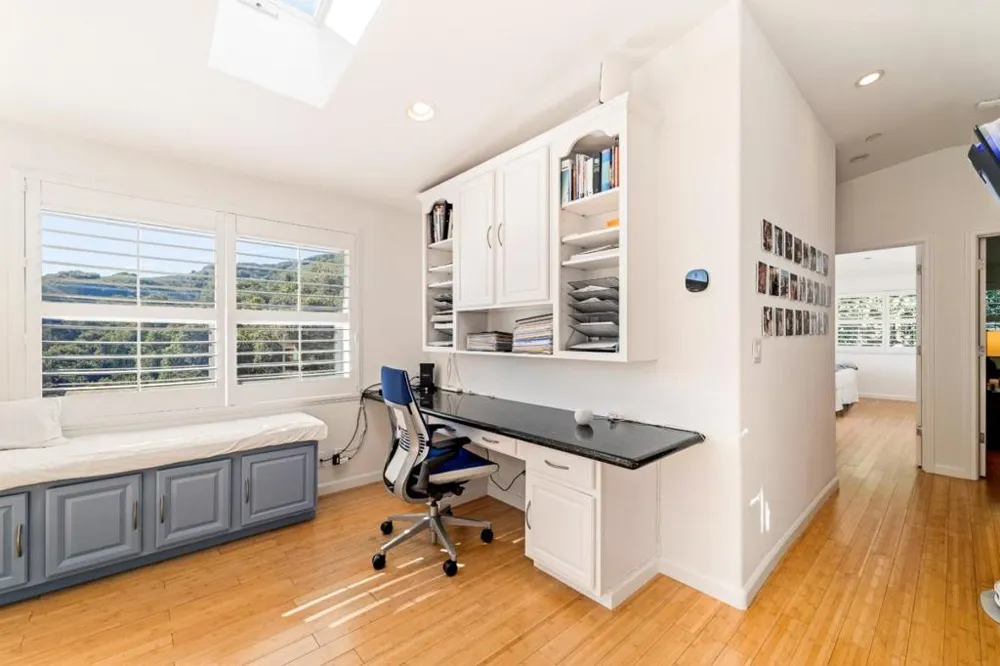 245 Calle De Los Agrinemsors Carmel Valley, CA 93924