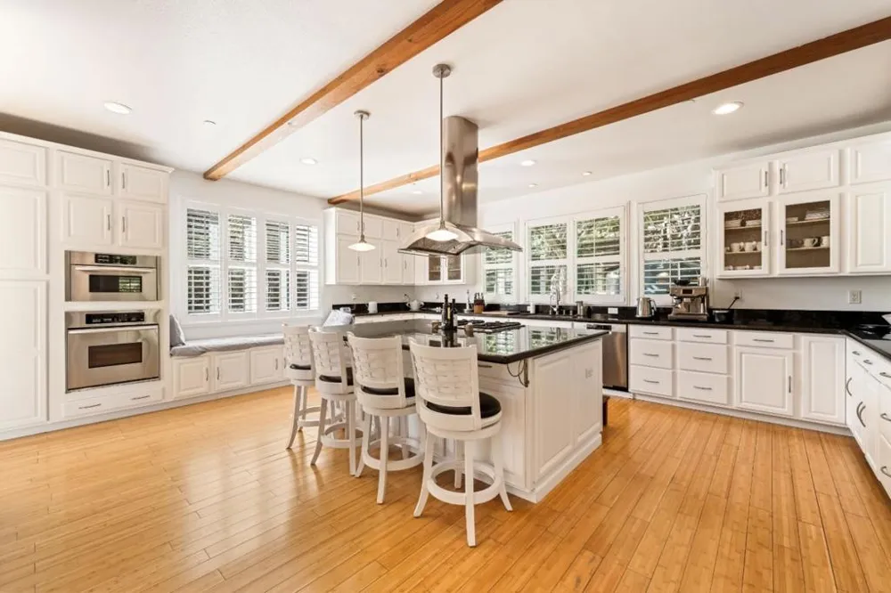 245 Calle De Los Agrinemsors Carmel Valley, CA 93924