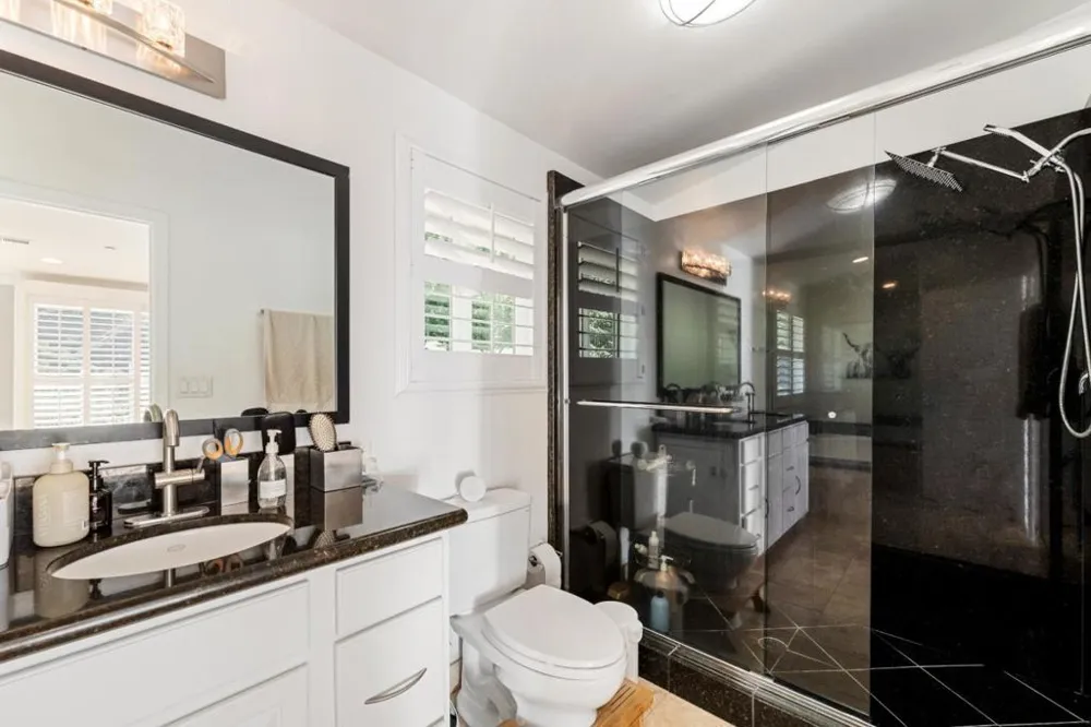 245 Calle De Los Agrinemsors Carmel Valley, CA 93924