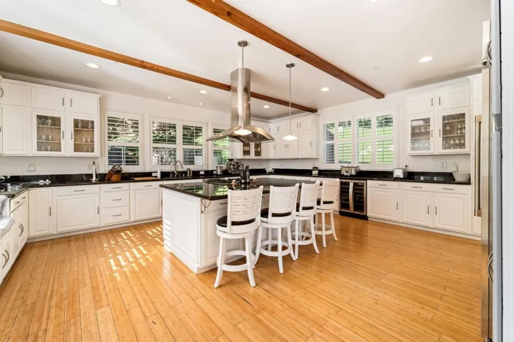 245 Calle De Los Agrinemsors Carmel Valley, CA 93924