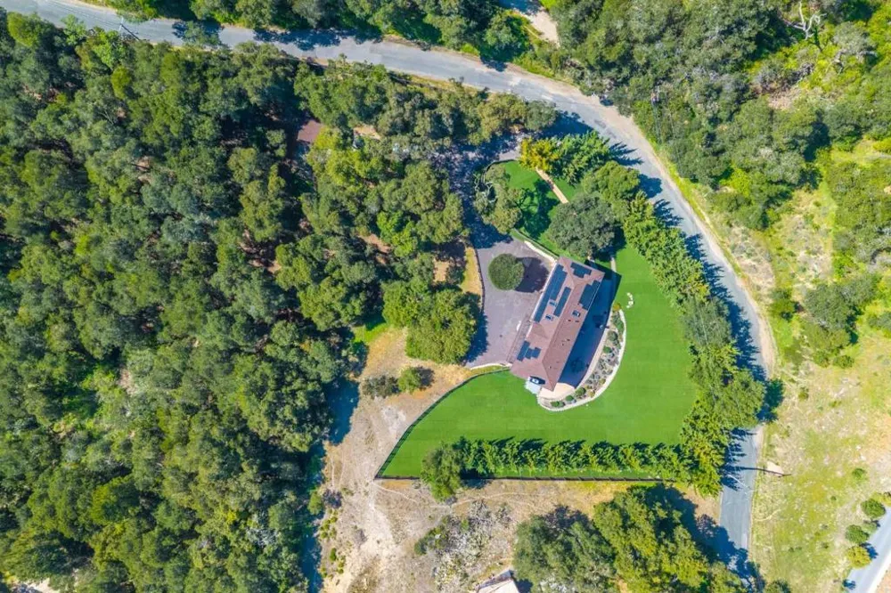 245 Calle De Los Agrinemsors Carmel Valley, CA 93924