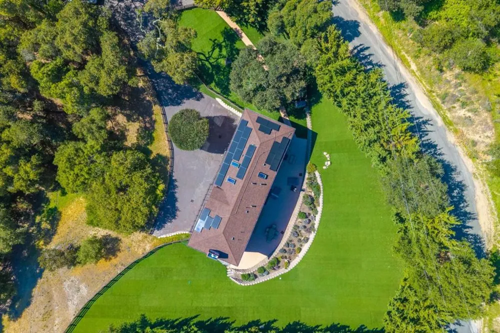 245 Calle De Los Agrinemsors Carmel Valley, CA 93924