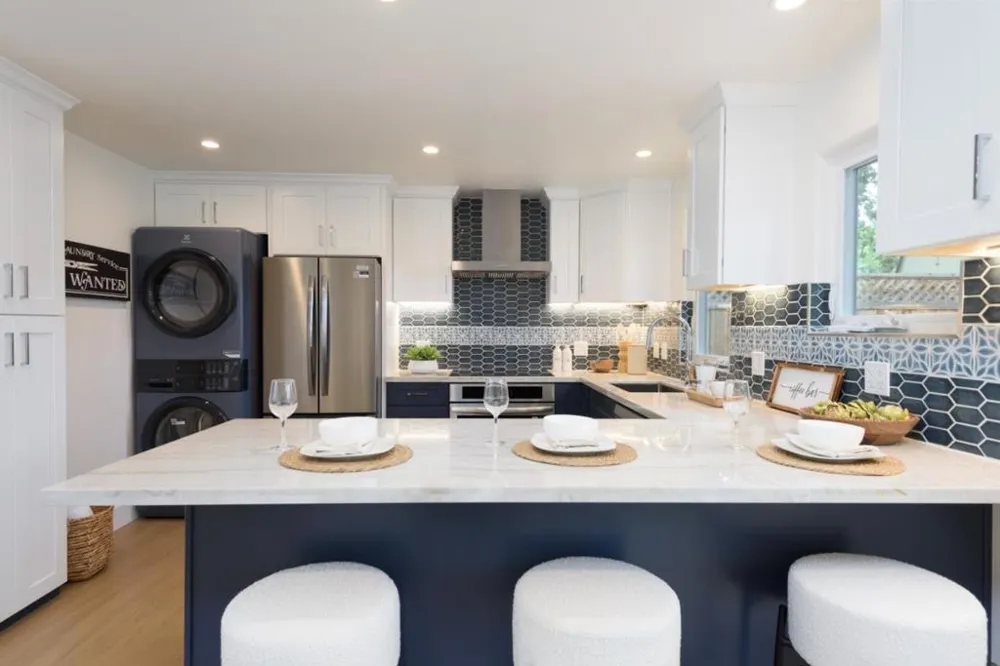 926 Iris Street Redwood City, CA 94061