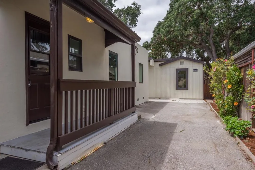 926 Iris Street Redwood City, CA 94061