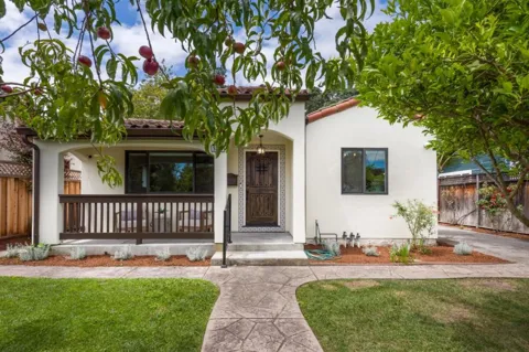 926 Iris Street