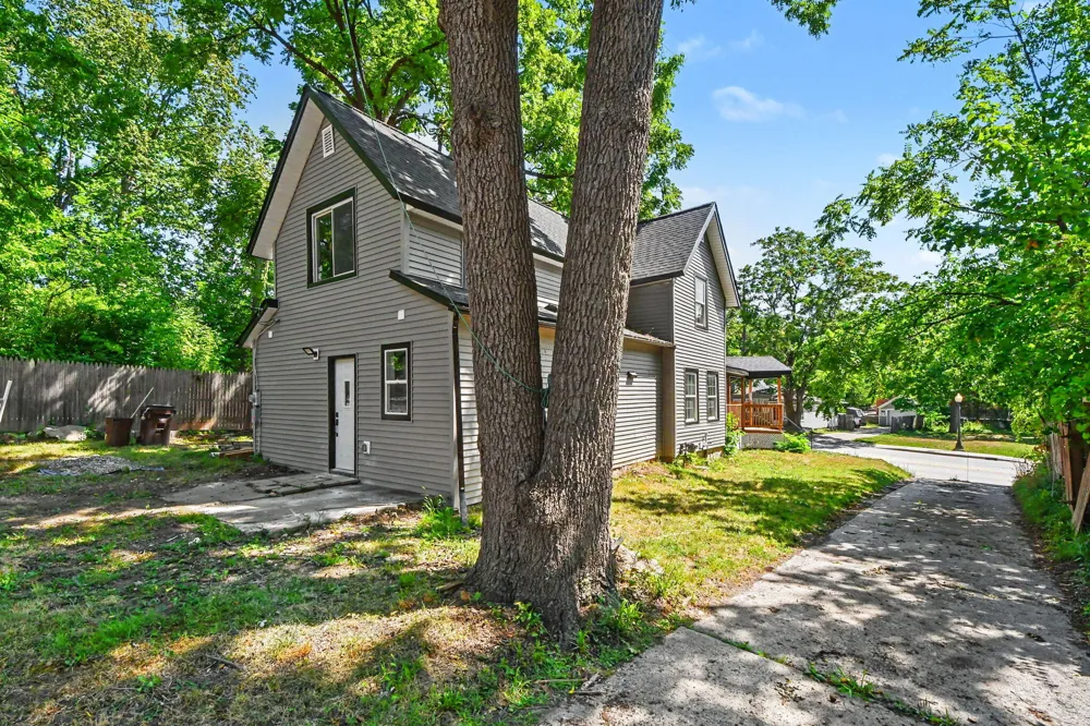 315 Dexter Street Ionia City, MI 48846