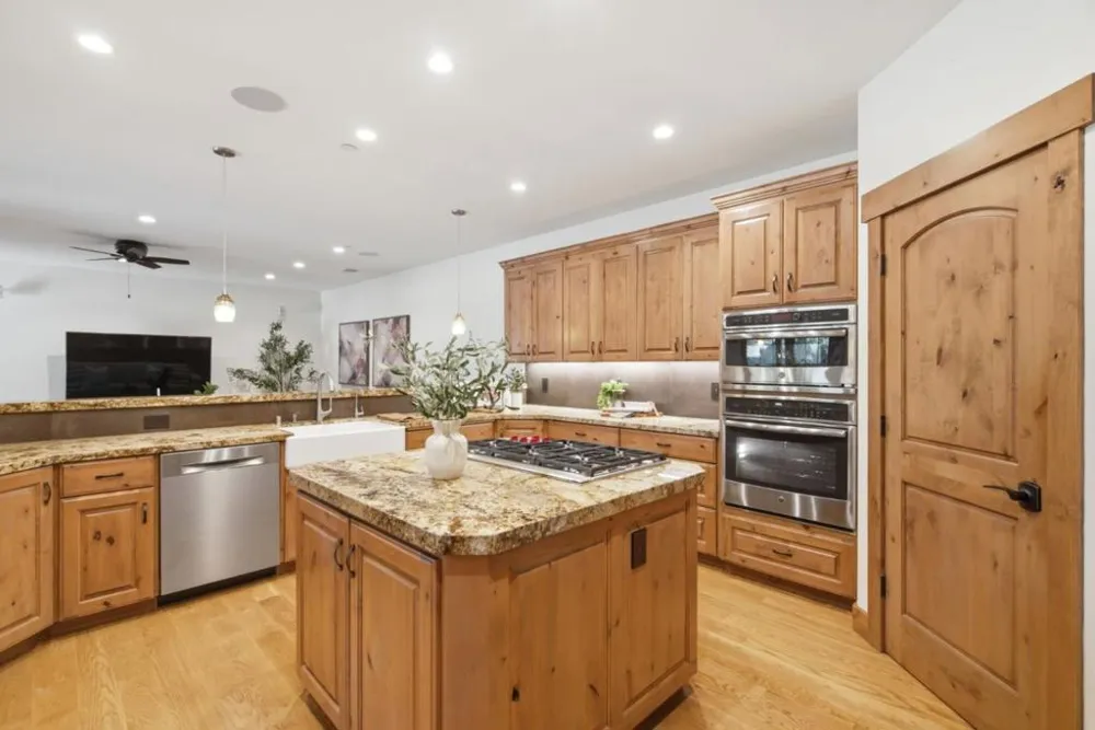 12401 Merriman Lane Gilroy, CA 95020