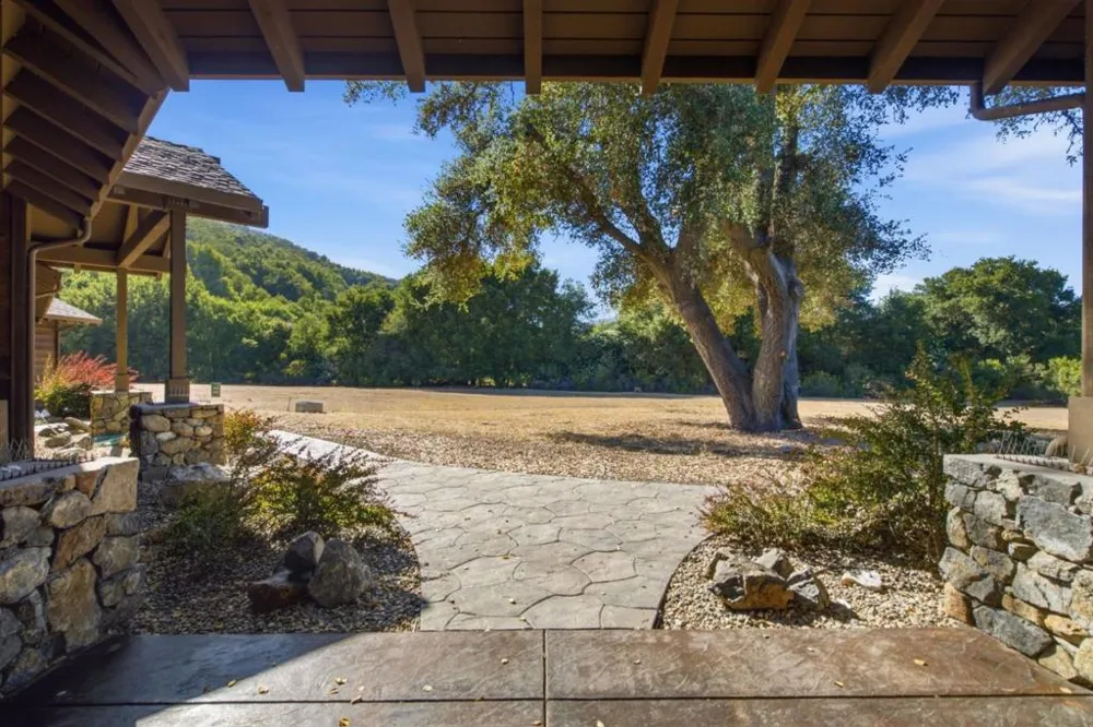 12401 Merriman Lane Gilroy, CA 95020