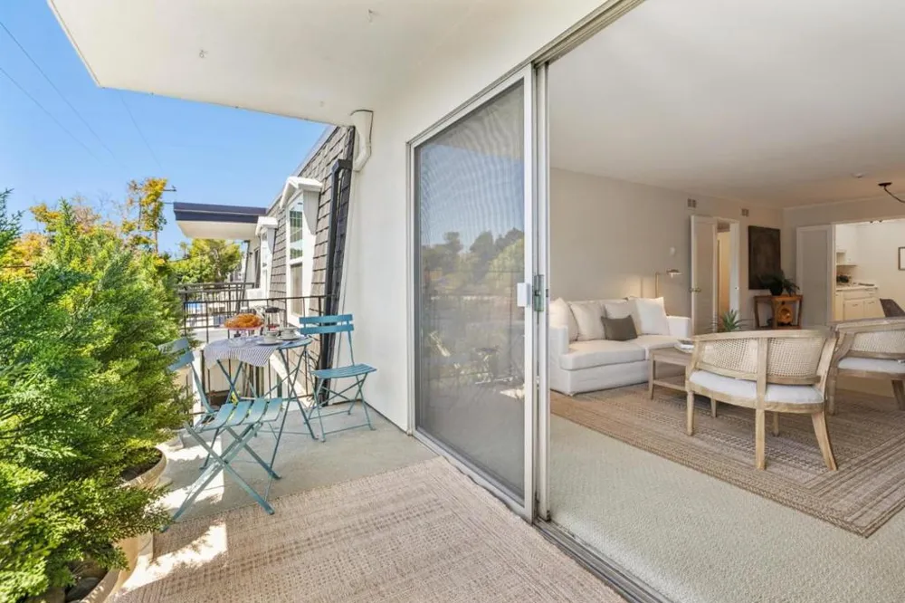 1915 Mount Vernon Court #14 Mountain View, CA 94040