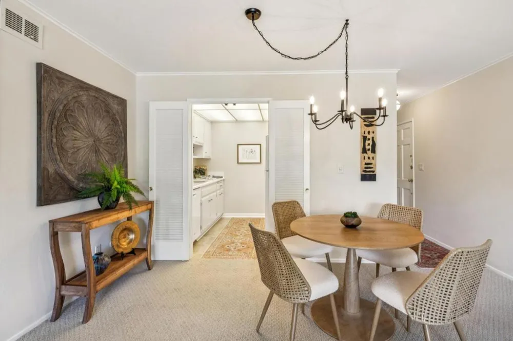 1915 Mount Vernon Court #14 Mountain View, CA 94040