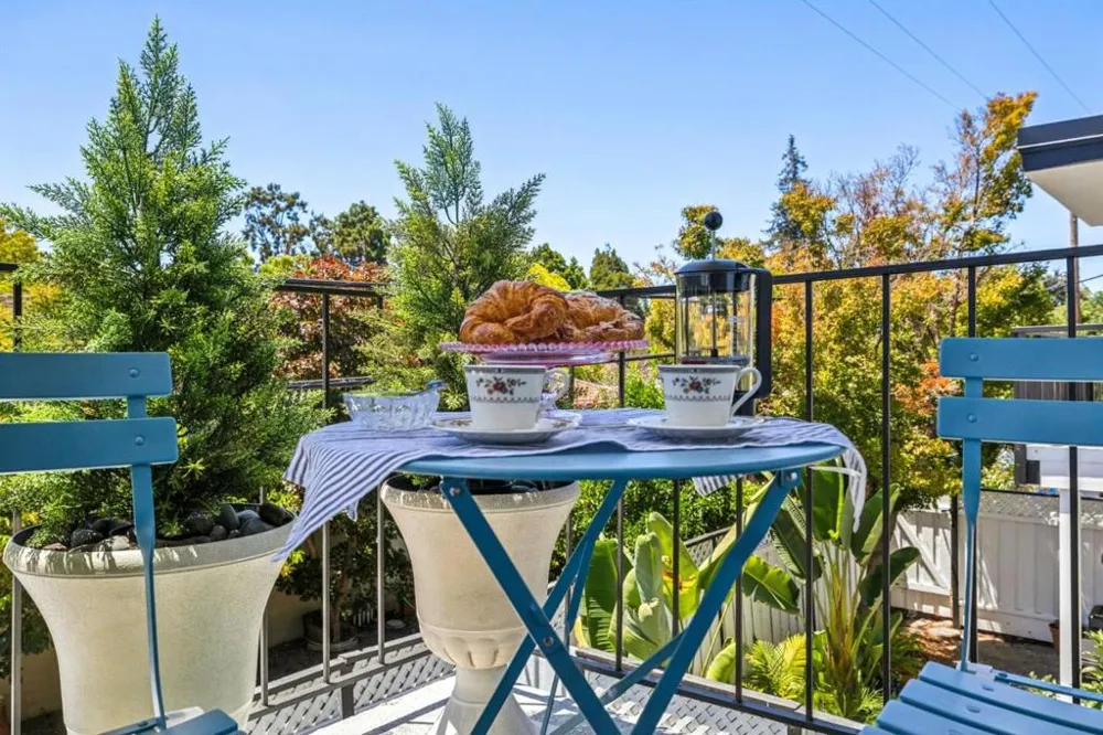 1915 Mount Vernon Court #14 Mountain View, CA 94040