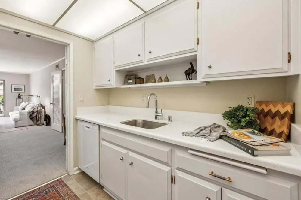 1915 Mount Vernon Court #14 Mountain View, CA 94040