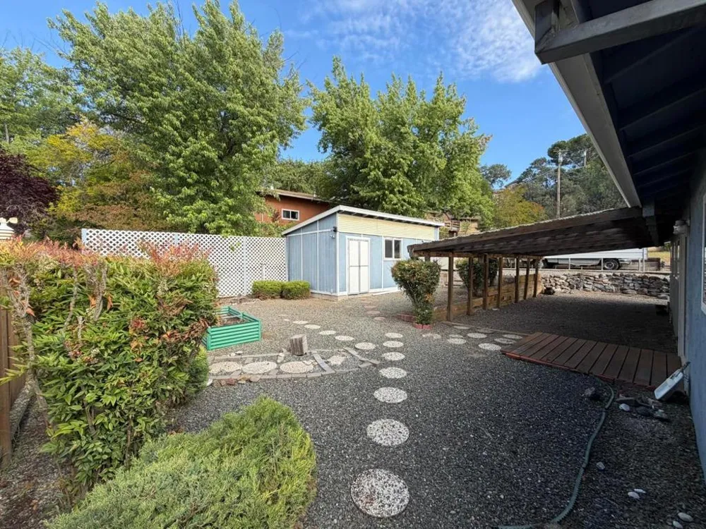 1625 Palm Drive Lakeport, CA 95453