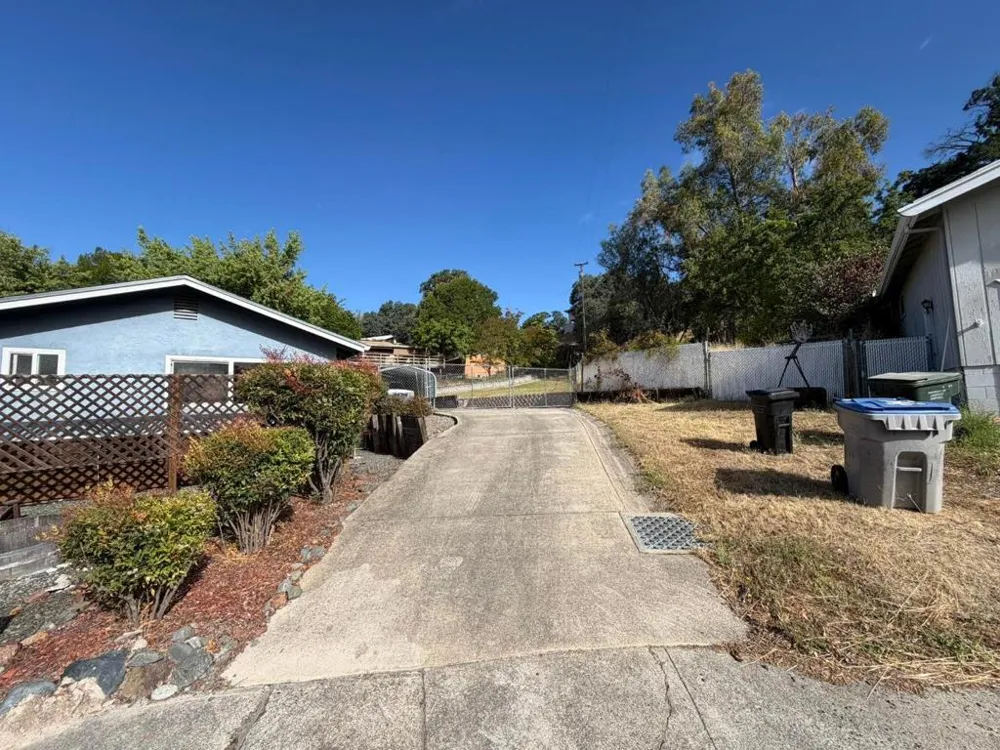1625 Palm Drive Lakeport, CA 95453