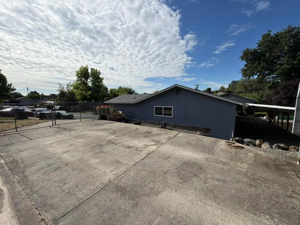 1625 Palm Drive Lakeport, CA 95453