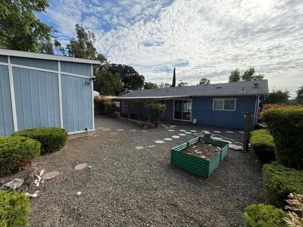 1625 Palm Drive Lakeport, CA 95453