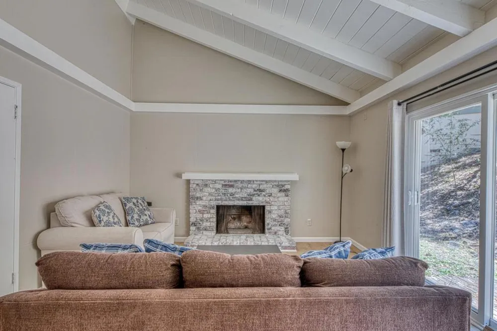 1095 Pacific Street Monterey, CA 93940