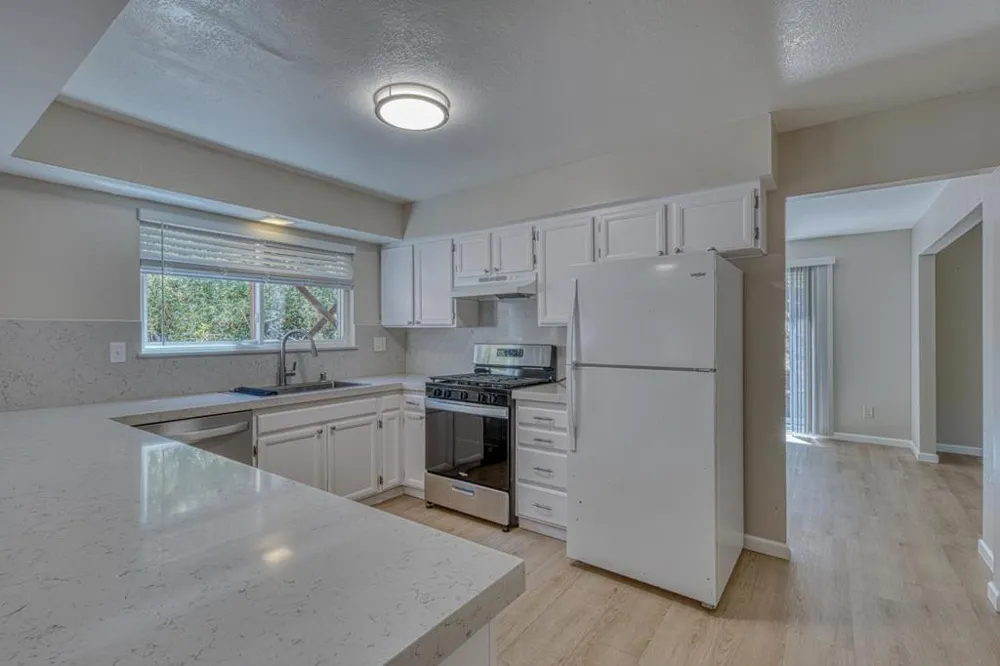 1095 Pacific Street Monterey, CA 93940