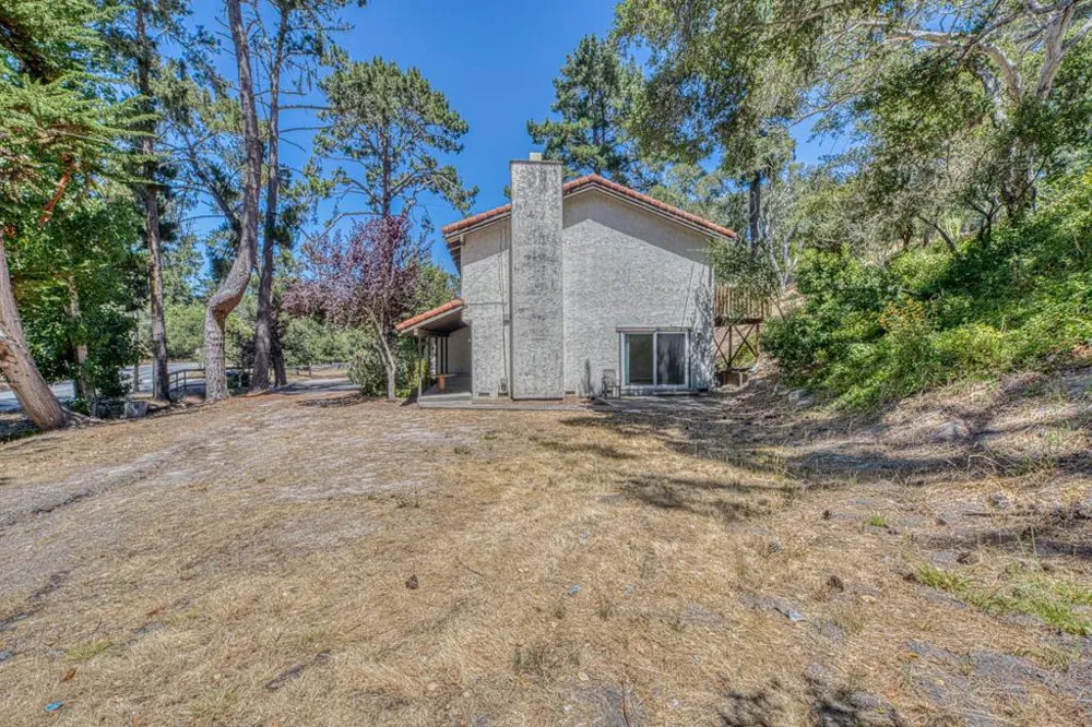 1095 Pacific Street Monterey, CA 93940