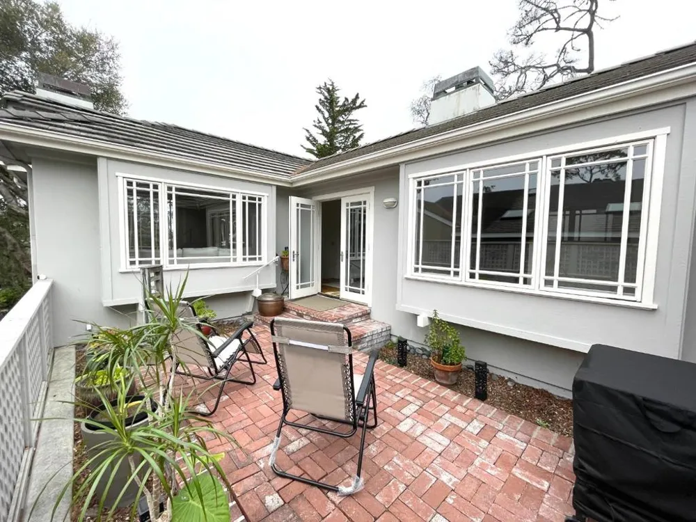 Lincoln 4 NE of 3rd Avenue Carmel, CA 93921