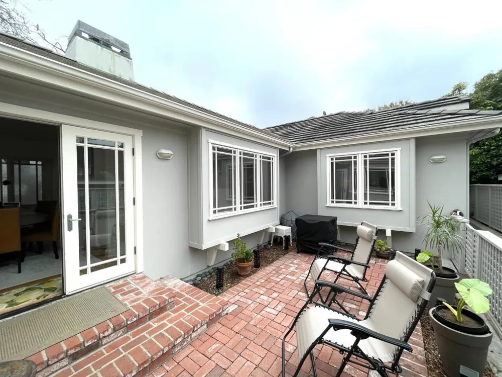 Lincoln 4 NE of 3rd Avenue Carmel, CA 93921