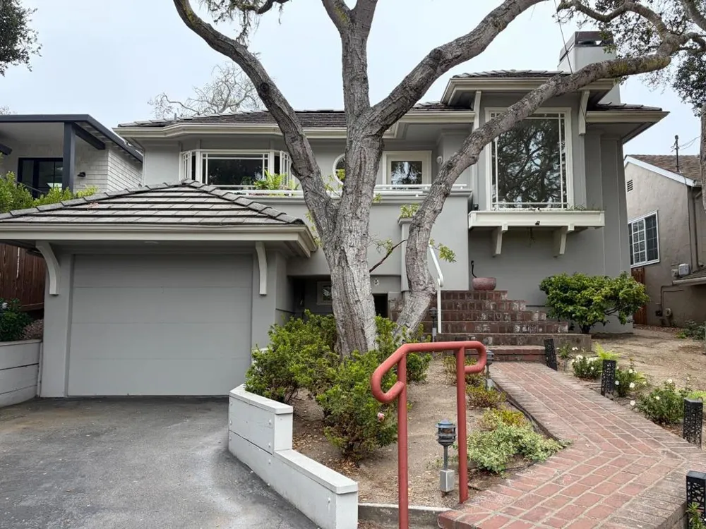 Lincoln 4 NE of 3rd Avenue Carmel, CA 93921