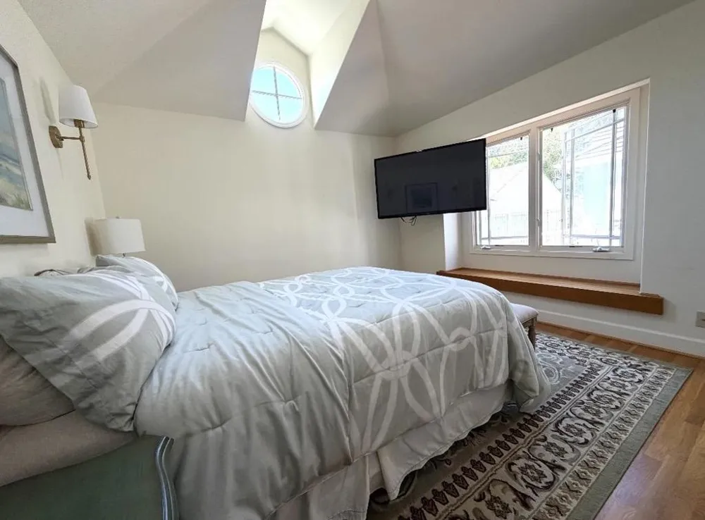 Lincoln 4 NE of 3rd Avenue Carmel, CA 93921