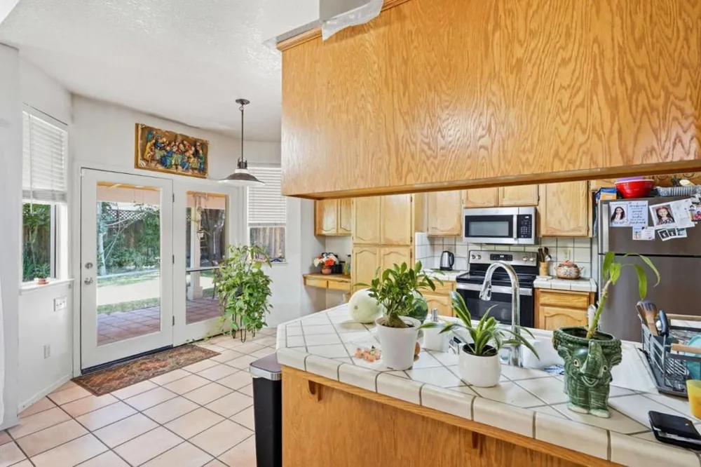 725 Everest Street Los Banos, CA 93635