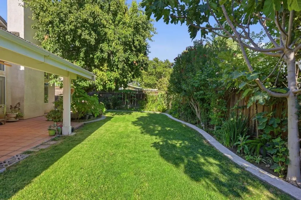725 Everest Street Los Banos, CA 93635