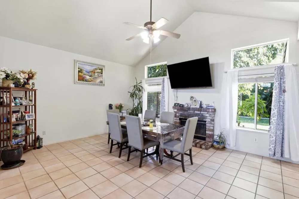 725 Everest Street Los Banos, CA 93635