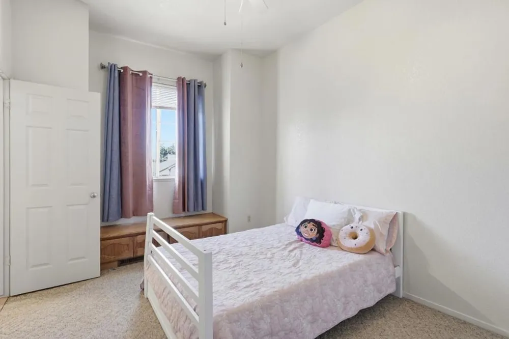 725 Everest Street Los Banos, CA 93635