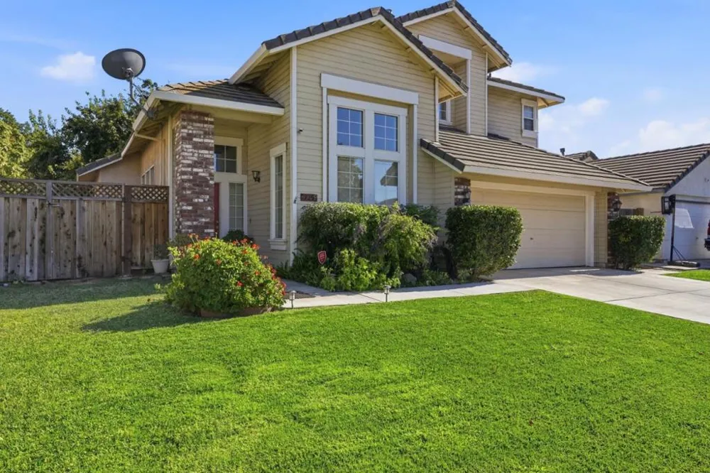 725 Everest Street Los Banos, CA 93635