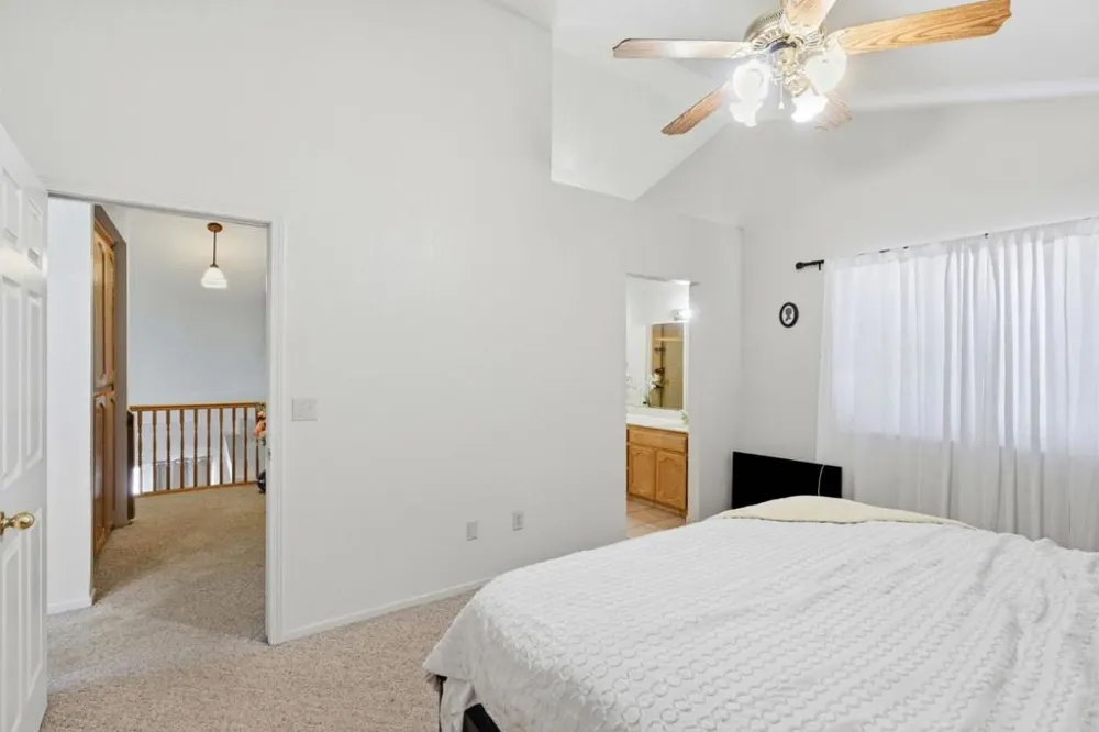 725 Everest Street Los Banos, CA 93635