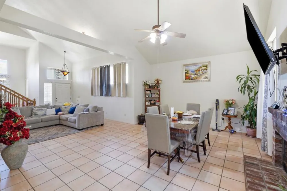 725 Everest Street Los Banos, CA 93635