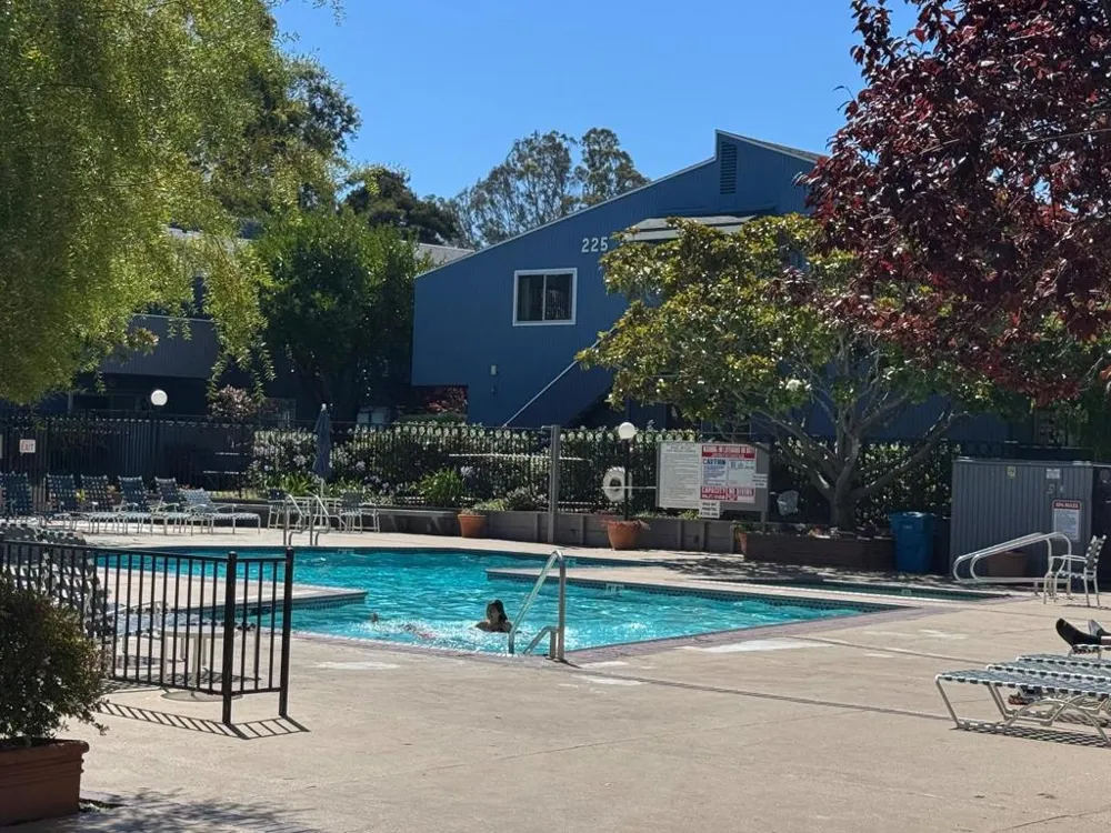 133 Piccadilly Place #H San Bruno, CA 94066