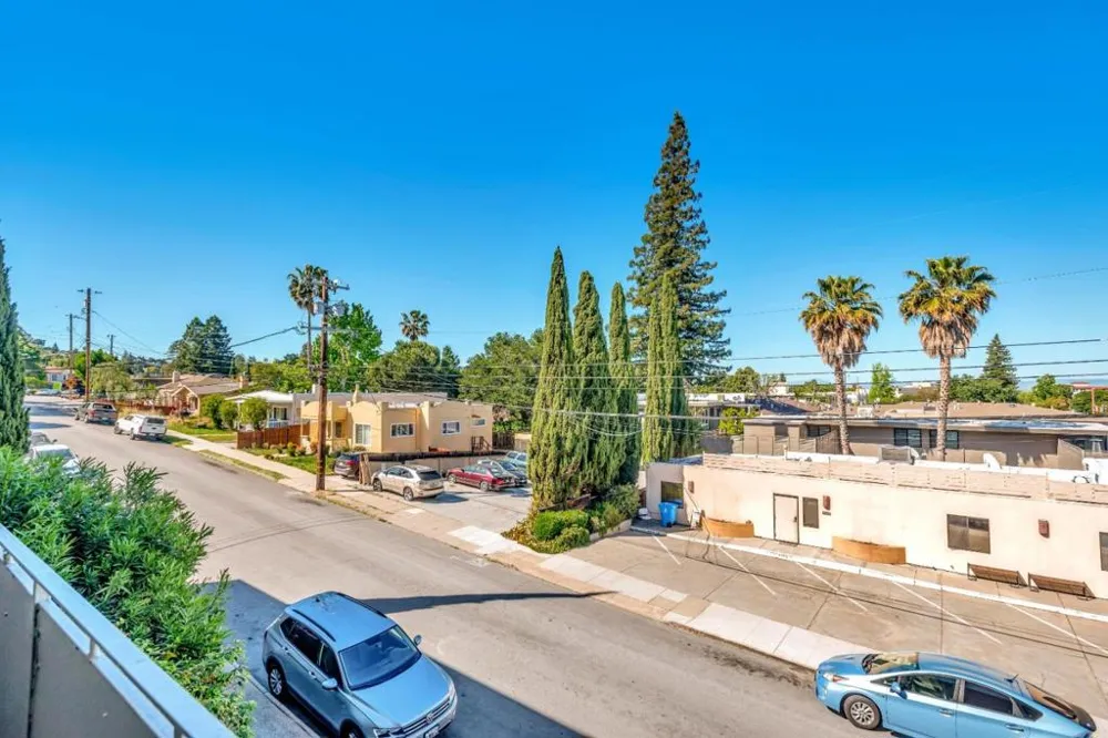 1700 San Carlos Avenue #206 San Carlos, CA 94070