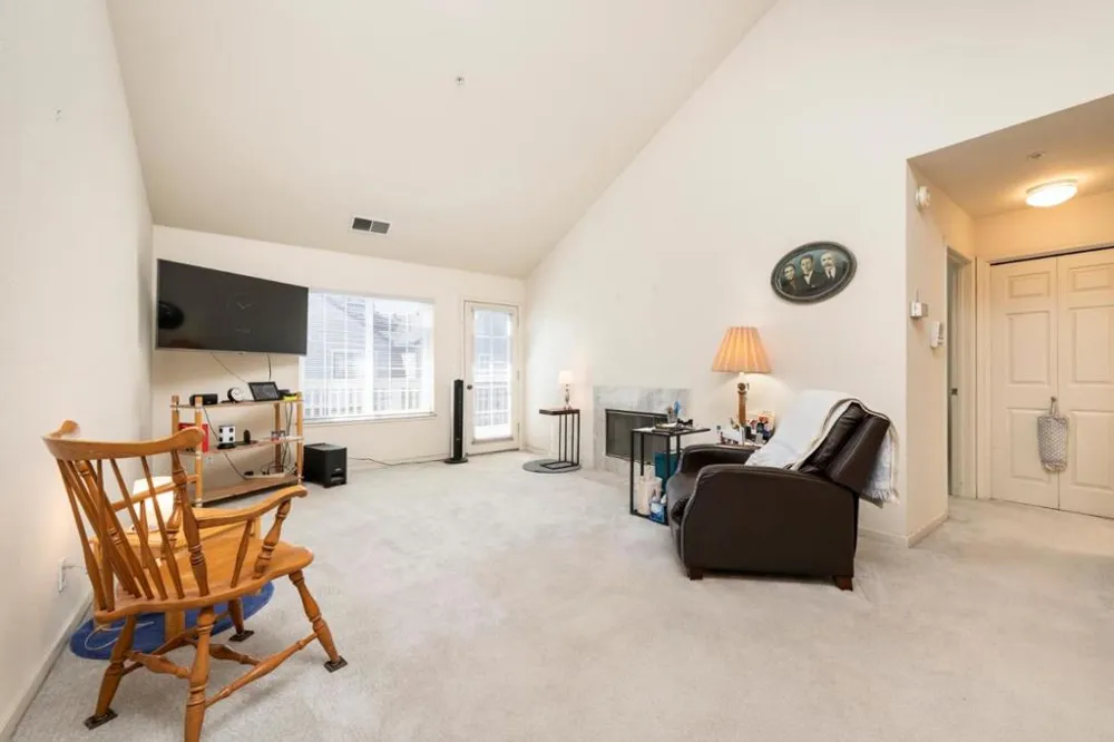 935 Old County Road #22 Belmont, CA 94002