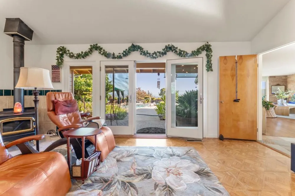 11081 Enchanto Vista Drive San Jose, CA 95127