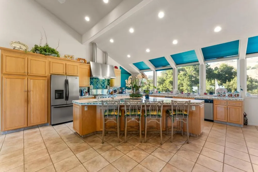 11081 Enchanto Vista Drive San Jose, CA 95127