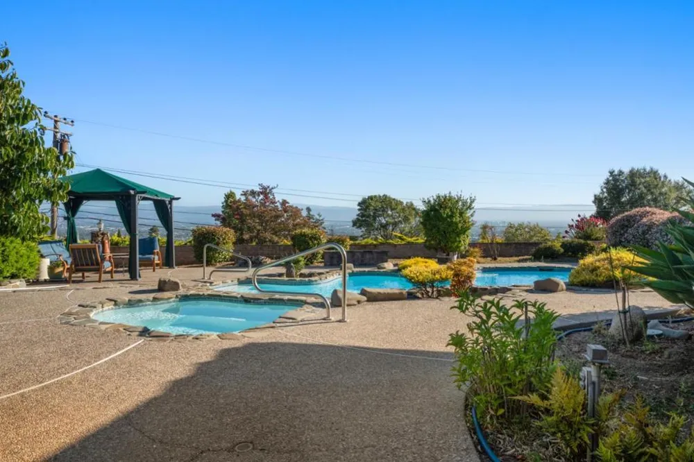 11081 Enchanto Vista Drive San Jose, CA 95127